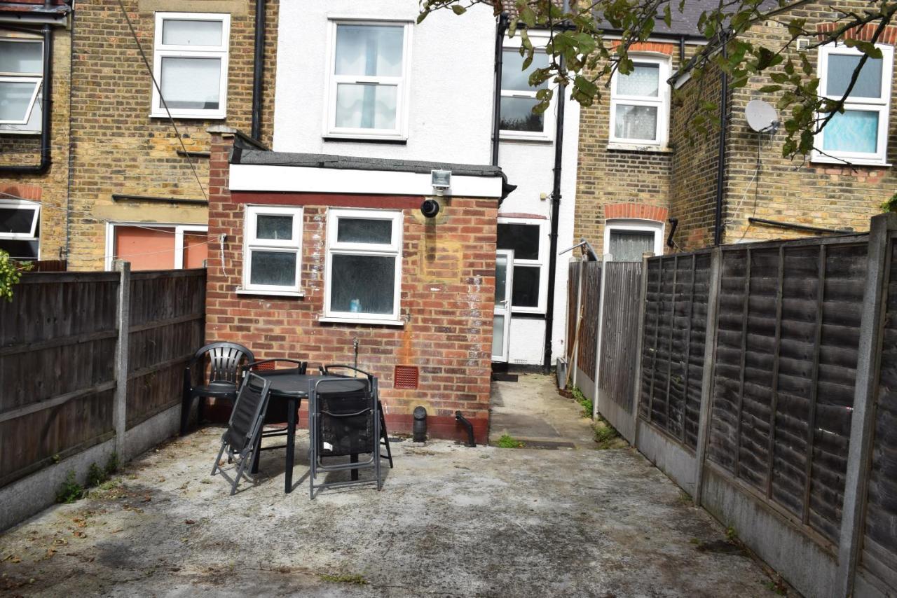 Three Bedroom House Lancaster Road 伦敦 外观 照片
