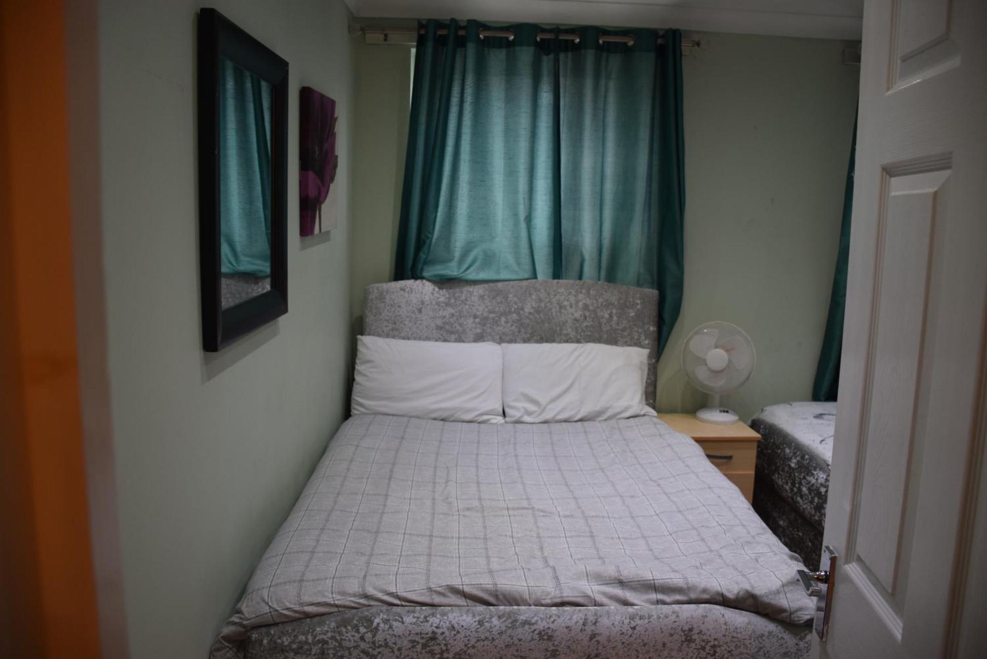 Three Bedroom House Lancaster Road 伦敦 外观 照片