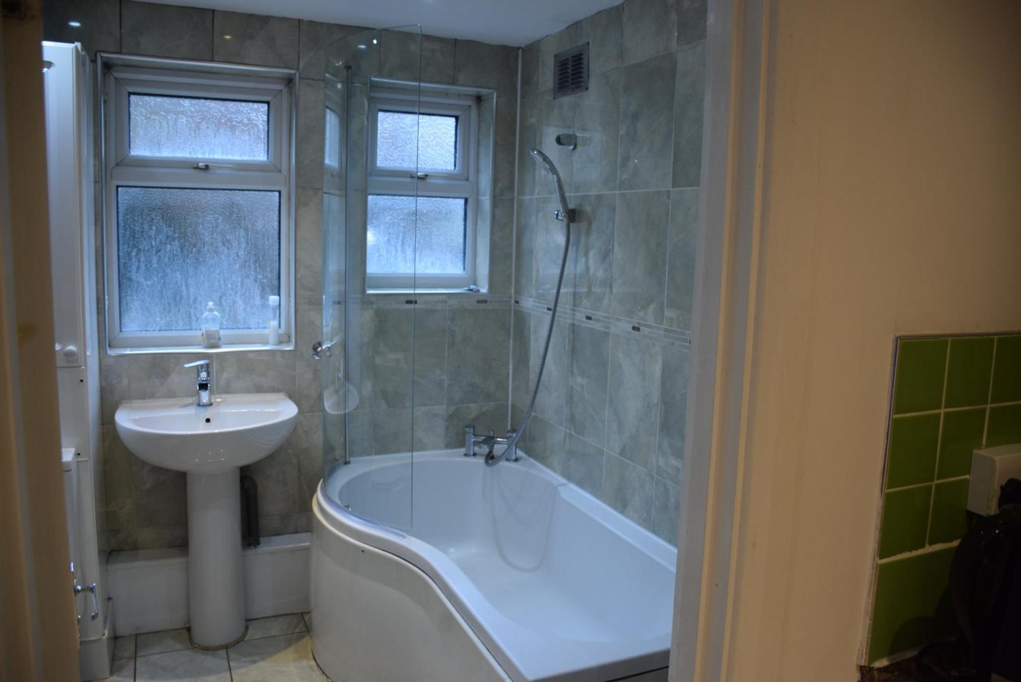 Three Bedroom House Lancaster Road 伦敦 外观 照片